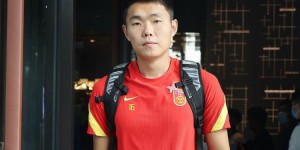 【龙八国际】记者：国足红牌因体能不行致动作晚一拍?踢塔吉克能平就不错了