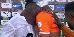 【龙八国际】制胜球助科特迪瓦赢得非洲杯，阿莱赛后采访时倒在记者肩头落泪