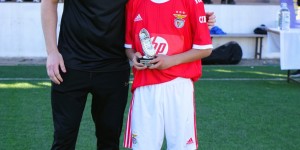 【龙八国际】💥葡萄牙7号！14岁王磊身披葡萄牙国少7号球衣！本菲卡核心