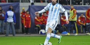 【龙八国际】伊瓜因：在阿根廷输的三场决赛是命运 退役后我无意留在足球世界