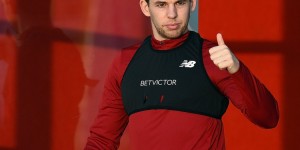 【龙八国际】29岁的前利物浦球员弗拉纳甘宣布退役：膝盖伤势难愈，感恩一切