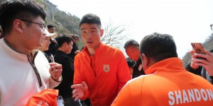 【龙八国际】记者：吉翔已参加泰山队训练 王彤受伤后他将承担右路重任