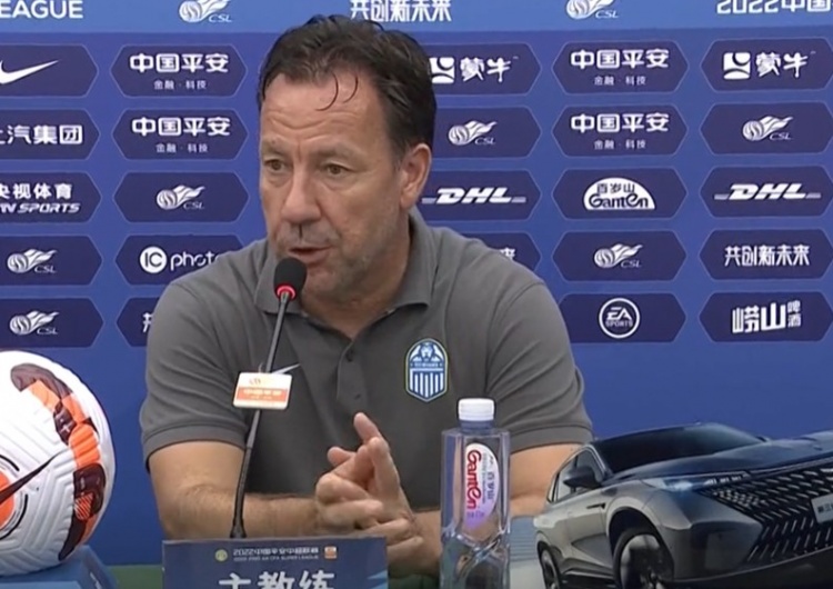 范加斯特:对手实力很强首发上了4名外援,我们尽了最大能力