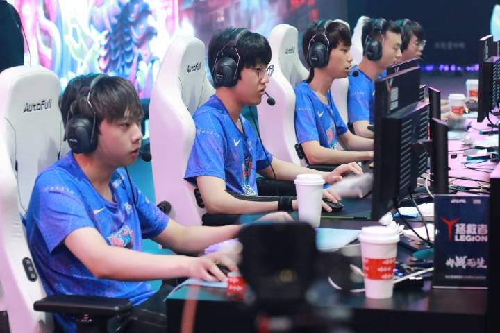 我会带你们进季后赛!LNG状态回暖拿下三连胜