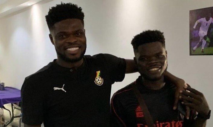 ?️真假托马斯?托马斯曾和一个与自己几乎一模一样的球迷合影