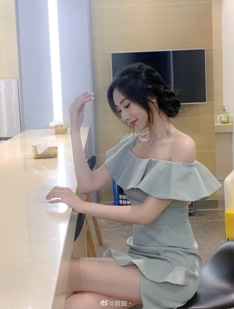 解说鼓鼓晒照:许久不见的工作照