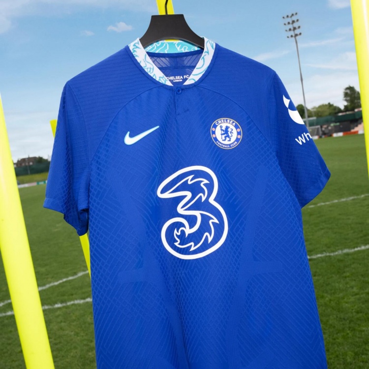 ?切尔西2022/23主场球衣发布！传统深蓝配色&绿松石图案衣领