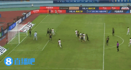 ?尴尬!梅州角球进攻,尹鸿博挡出自家必进球