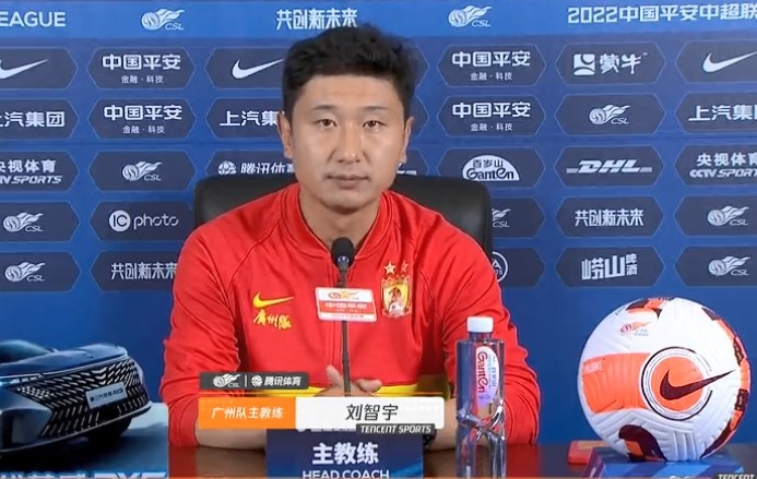 刘智宇:艾菲尔丁踢球动作有点大,之前和他交流过很多次