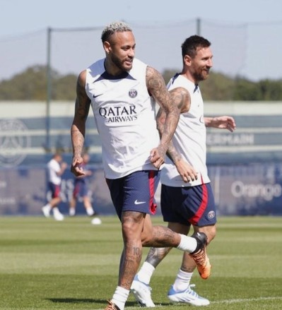 ?影响内马尔状态的X因素?女友布鲁娜美照合集在此>>>