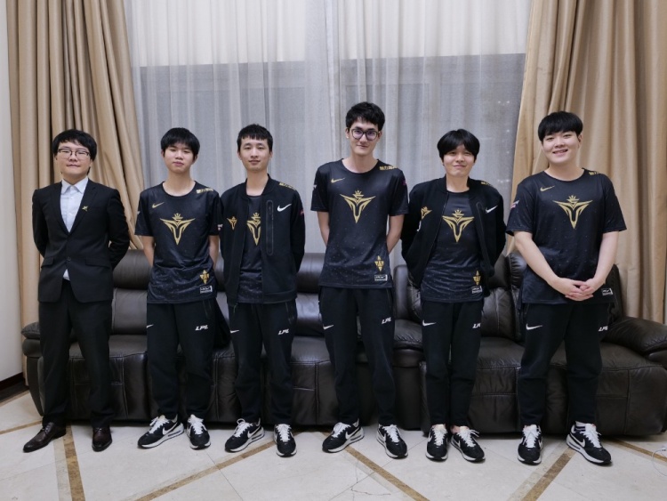 V5赛后群访 Karsa:那个R闪挺尴尬的,神话和笑话,只有一念之间