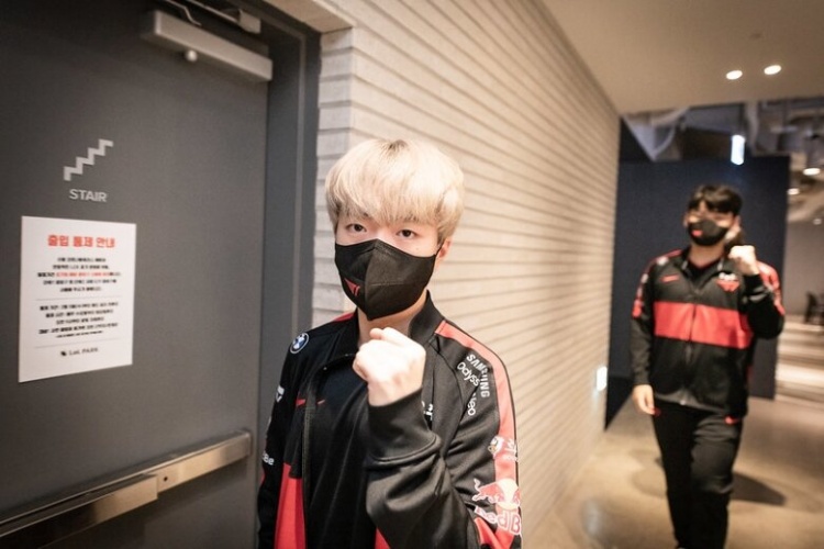 Keria:第二局的冲阵组合,在输给KDF之后就准备好了