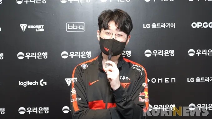 T1.Zeus：Oner说了惩戒有点奇怪 并询问裁判是否需要暂停