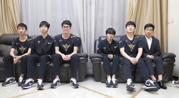 V5赛后群访教练Nofe:选手后面也发挥的很出色 没必要去调整