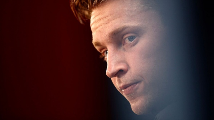 德容几天前刚在巴塞罗那买房，他向队友表示绝不可能离开巴萨