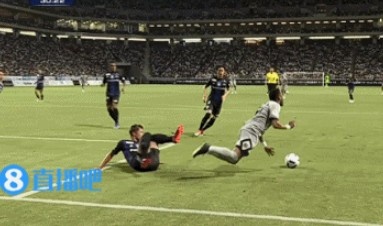 邮报评内马尔“假摔”:无助减弱对他跳水运动员的印象,令人尴尬