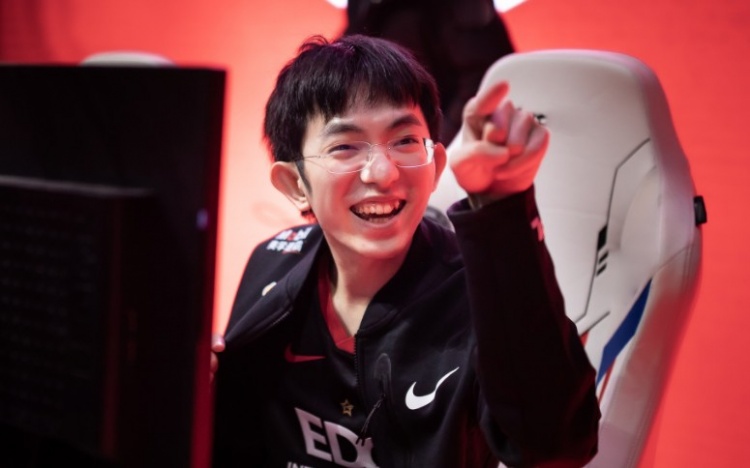 圣枪哥:姜哥上路的神,我是纯纯的牛杂