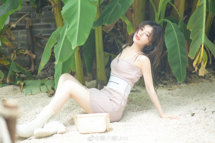 糖小幽晒照：早！周末愉快宝子们！