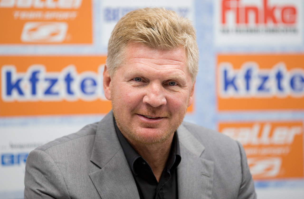 埃芬博格：纳帅女友是图片报记者，球员会担心他将内部消息告诉她