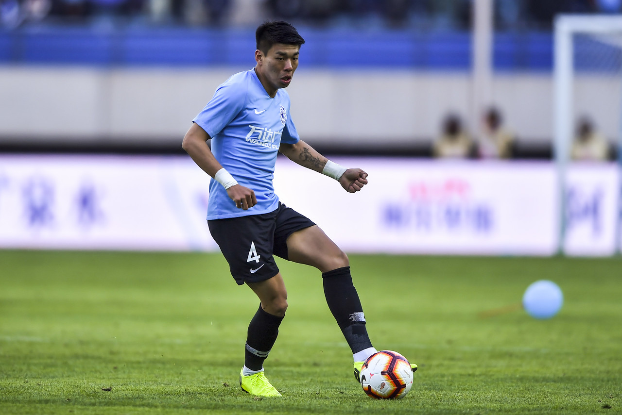 德转显示,前大连人后卫李帅二转自由身加盟上海海港