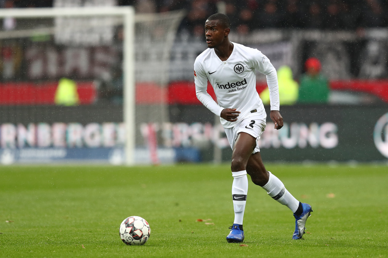 罗马诺:AC米兰有意法兰克福22岁中卫恩迪卡