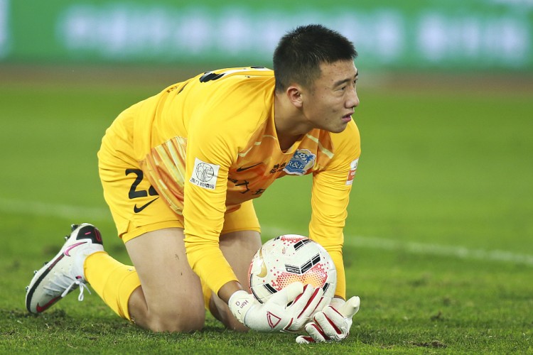 足球报:韩佳奇中超首秀曾有低级失误 淬火质变成选拔队最后大闸