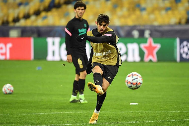 葡媒曝巴萨回购特林康条款:第一年1500万欧,第二年1750万欧