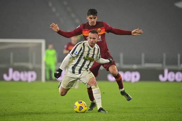 意天空：瓦伦西亚正与尤文商谈阿图尔转会，他们也有意托雷拉