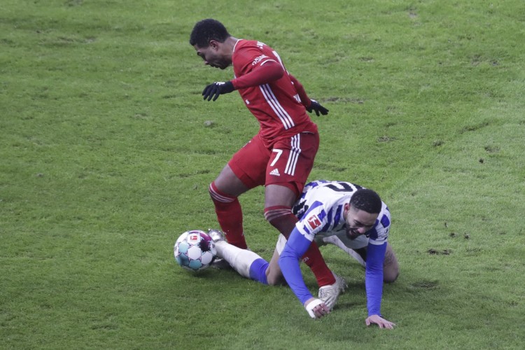 法尔克:拜仁将与格纳布里谈续约,他们不想让他去皇马或曼城