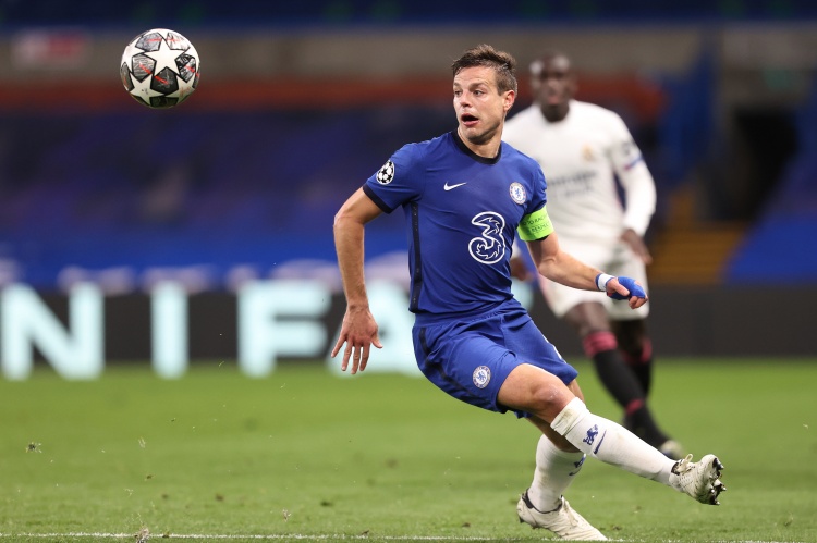 世体:完成锋线引援后,巴萨接下来的转会目标是AZP和孔德