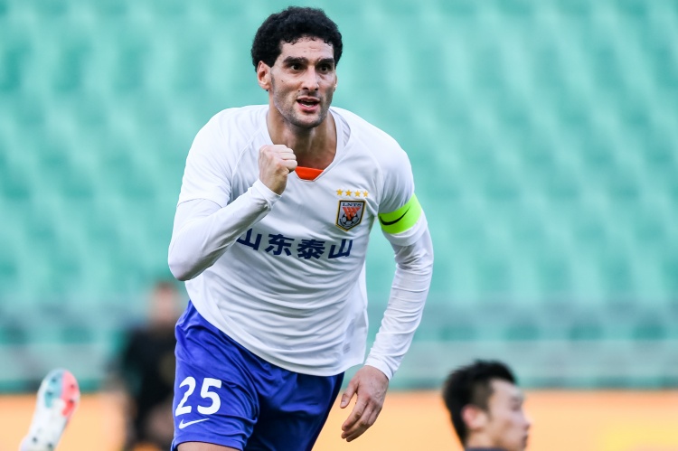 记者:费莱尼回家探亲了,预计本月20号后回归