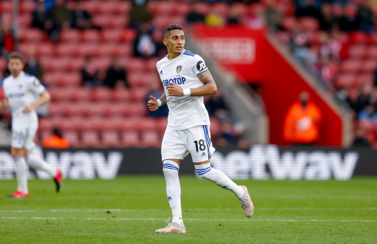 记者:斯特林可能在周二与切尔西会合 拉菲尼亚将加盟巴萨