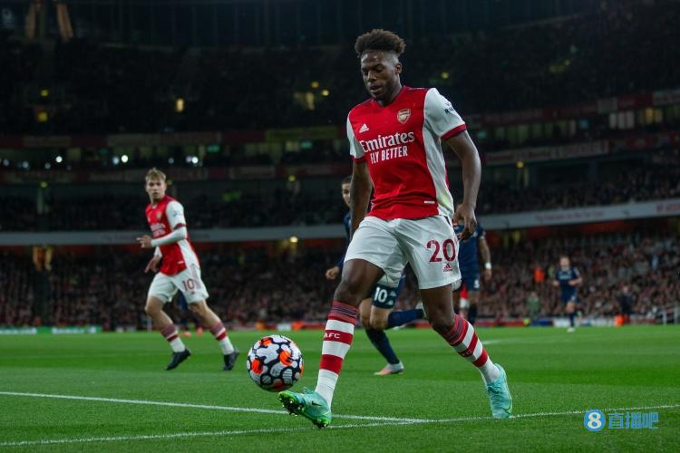 迪马济奥:亚特兰大接近租借塔瓦雷斯,双方在敲定最后的细节