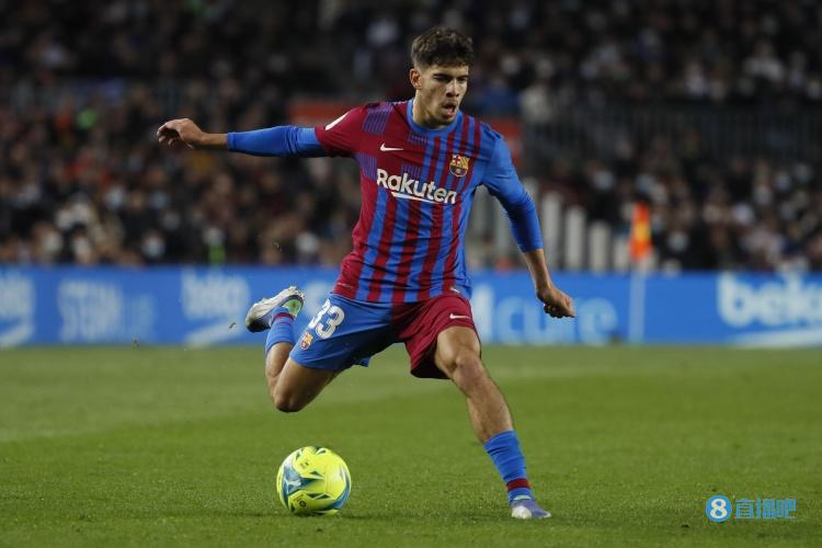 世体:赫罗纳已经向巴萨申请租借阿布德