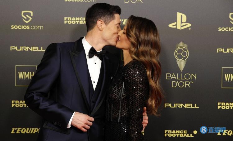 波兰媒体：莱万将在美国接受体检签合同，有望战皇马上演首秀