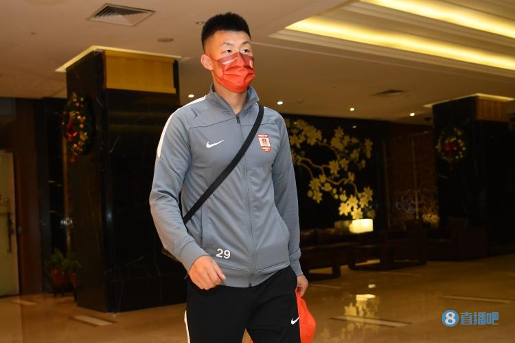 谭龙谈东亚杯进球:靠的是全队的拼劲,才让我有射门机会