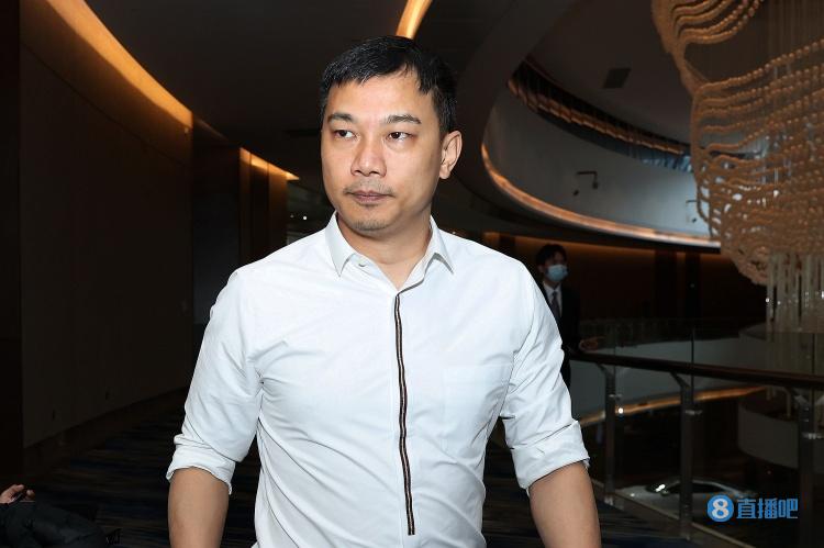 粤媒:广州城将有较大变数,负责股改的俱乐部董事长黄盛华调离