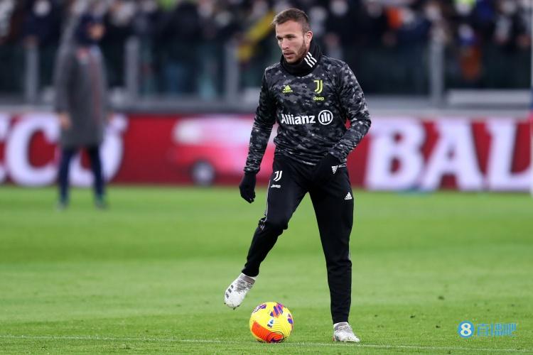 迪马济奥:阿森纳已不再对阿图尔感兴趣,巴萨今夏也不可能签回他