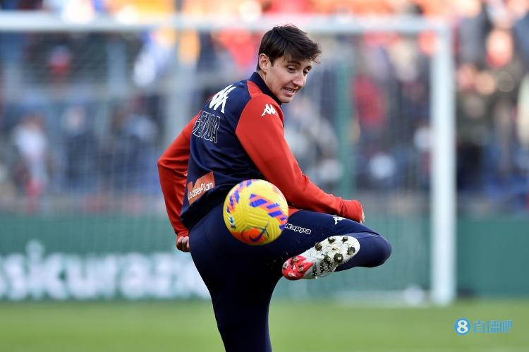 斯基拉:博洛尼亚希望租借小坎比亚索,正与尤文进行谈判