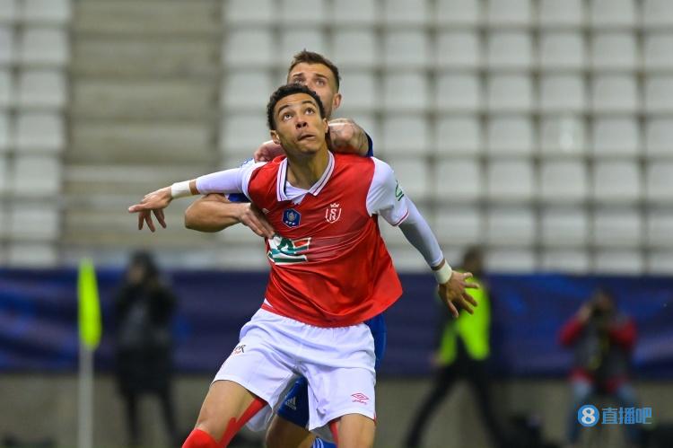 RMC:尽管巴黎在努力签斯卡马卡,但他们依然与埃基蒂克保持联系