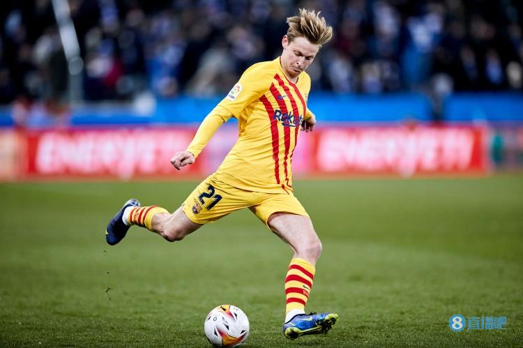 独立报:德容并非不愿转会,他只是想解决巴萨延期支付工资的问题