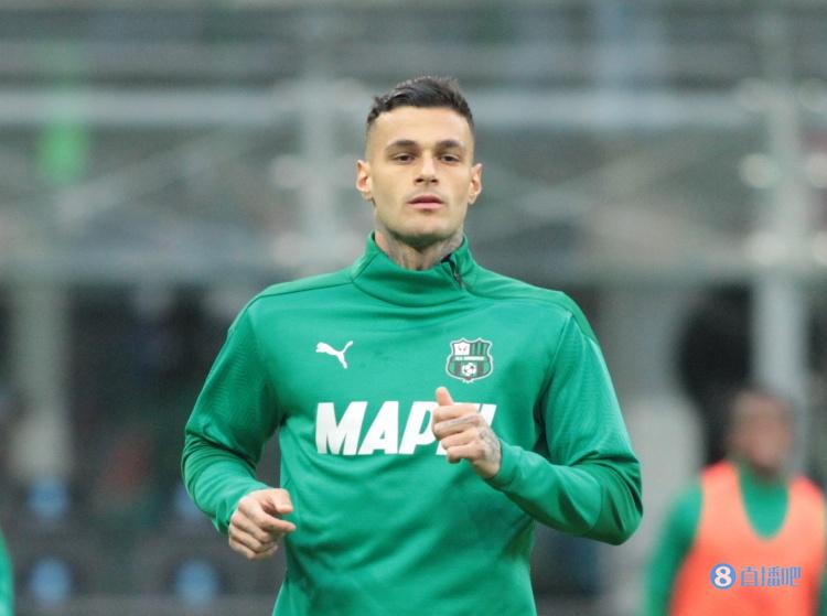 队报:巴黎搁置引进斯卡马卡的计划,高层希望先卖人