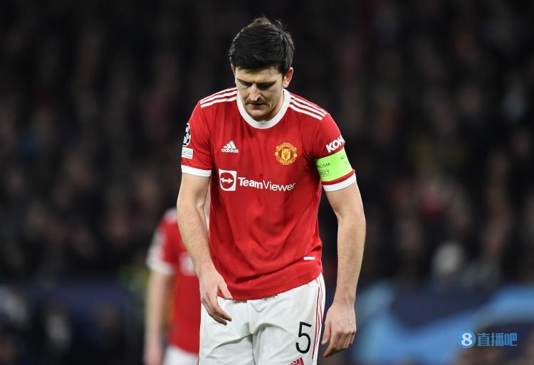 跟队记者：曼联更衣室内存在分歧，马奎尔没有赢得队友的尊重