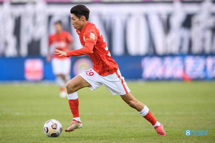 足球报：若谭凯元回归将是对广州队的有效补充，张修维亦有望回归