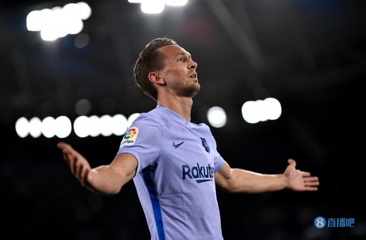 卢克-德容:在巴萨没赢得任何冠军,但在其他方面我得到了满足感