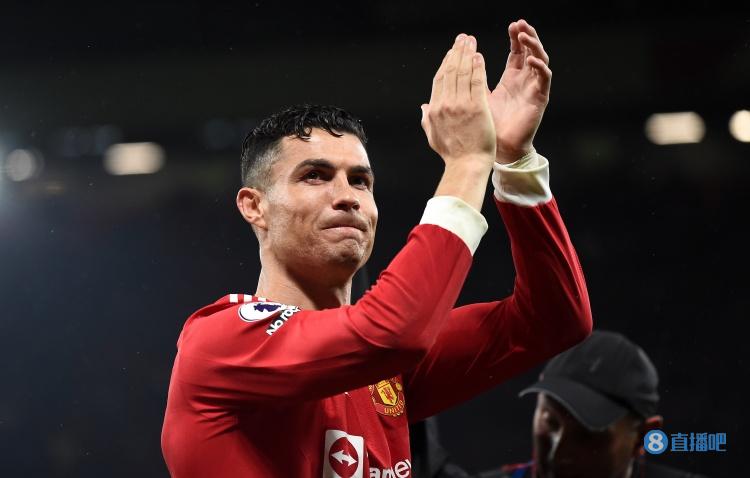 辛克莱尔:滕哈赫想围绕37岁的C罗建队,这彰显了C罗的职业水准
