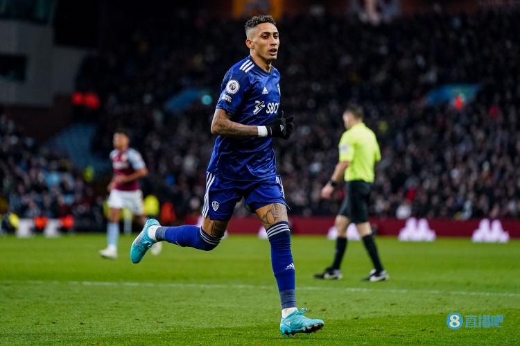 记者:对阵皇马热身赛,巴萨想使用拉菲尼亚、莱万、法蒂三叉戟