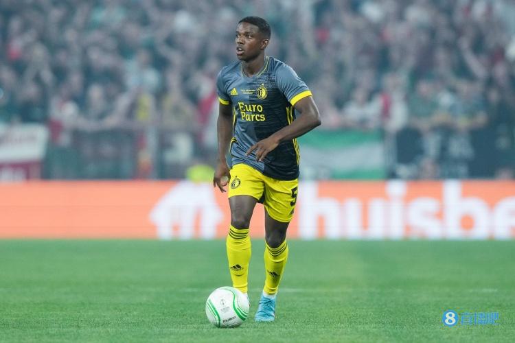 BBC:曼联将在今天晚些时候官宣马拉西亚,仍在就L-马丁内斯谈判