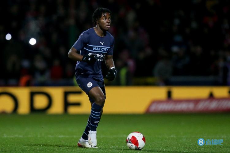 曼城官方:小将拉维亚永久转会南安普顿,据悉转会费总额1400万镑