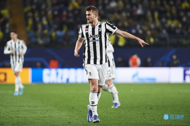 意媒:尤文将得德里赫特15%二转分成,球员或几小时内离开都灵城